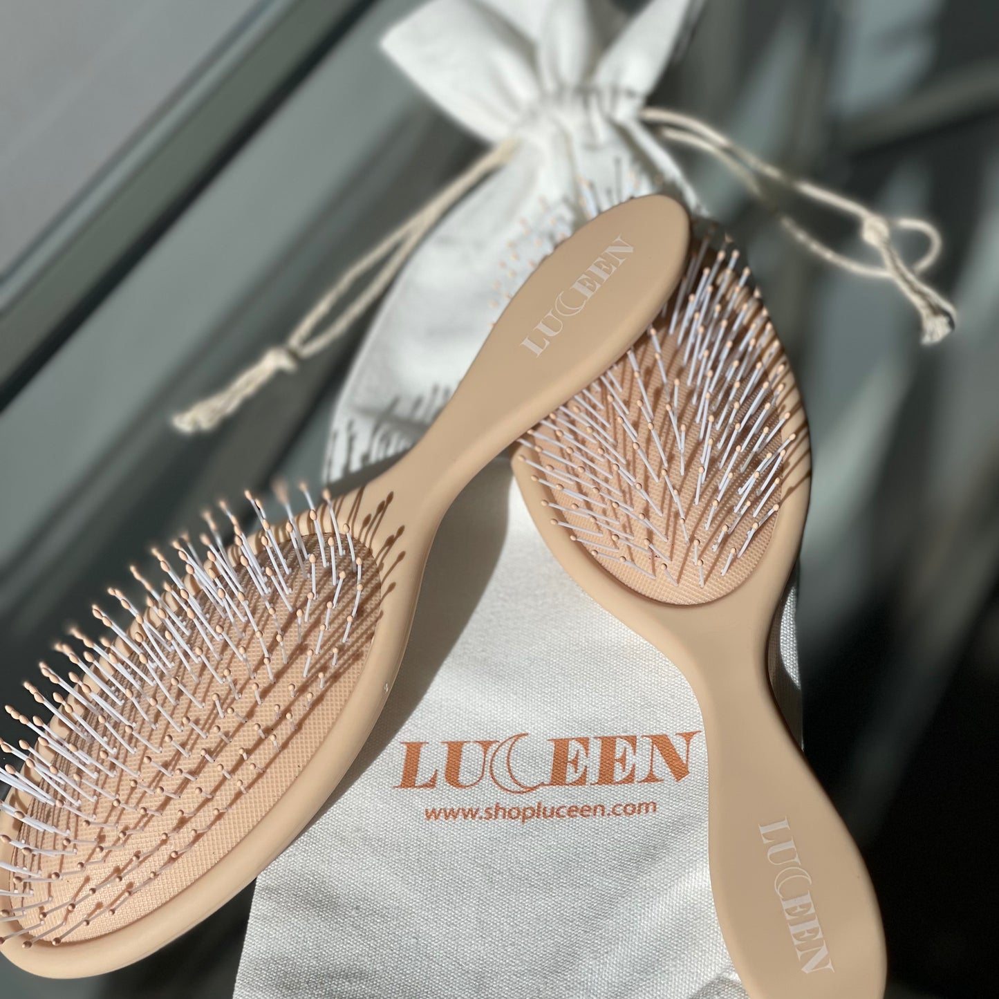 LuCeen Hair Brush